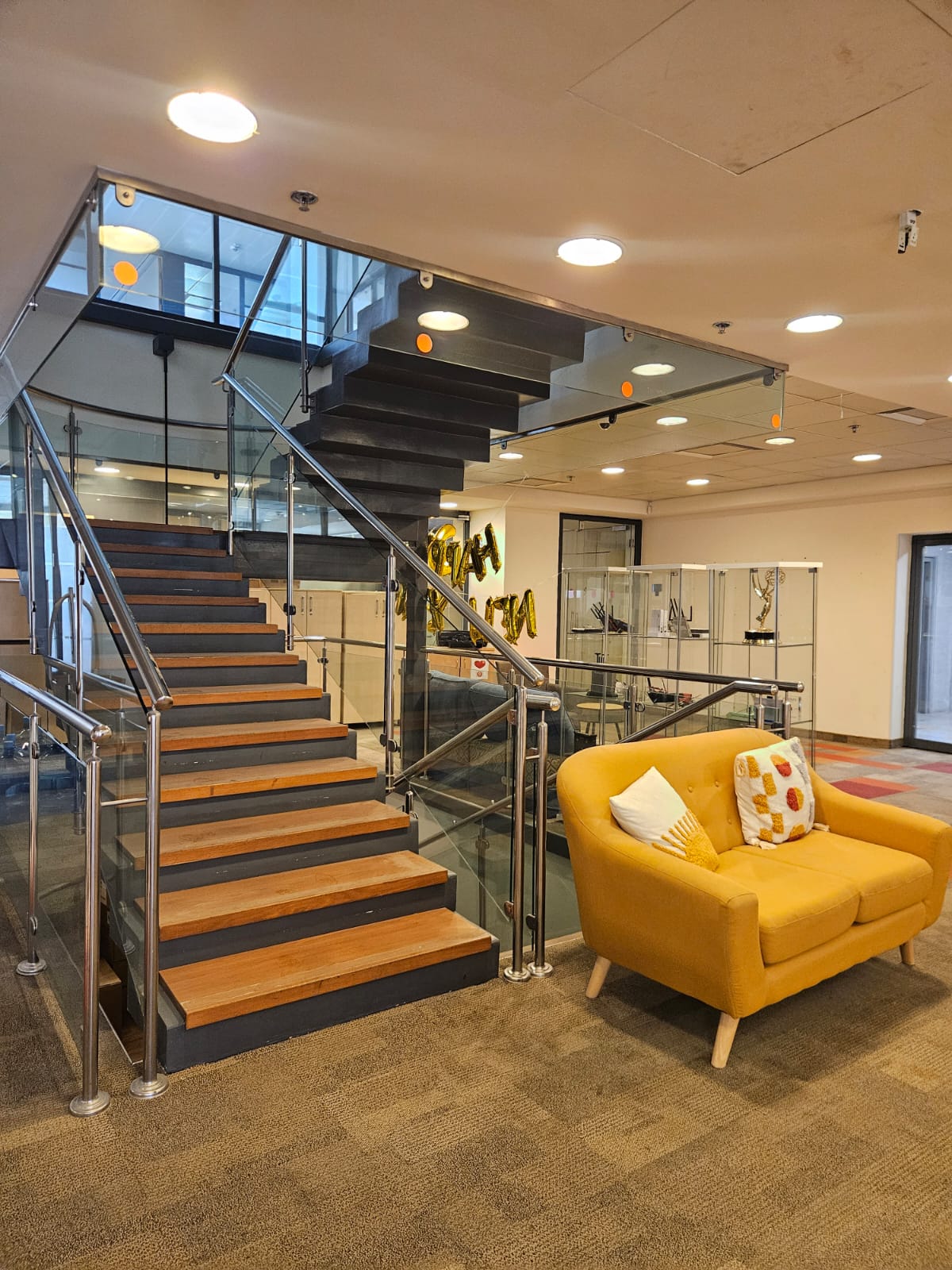 מעבר בין קומות